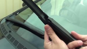 The guide to replace 2007 Honda Civic Windscreen Wiper